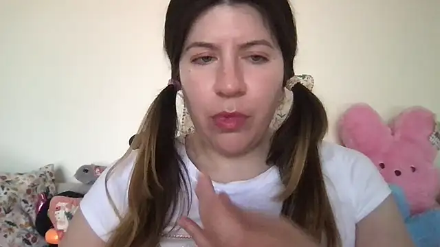 Snapshot of HYPHYtype chatting on 09-23-25, 07:50 HYPHYtype online show from 09-23-25, 07:50