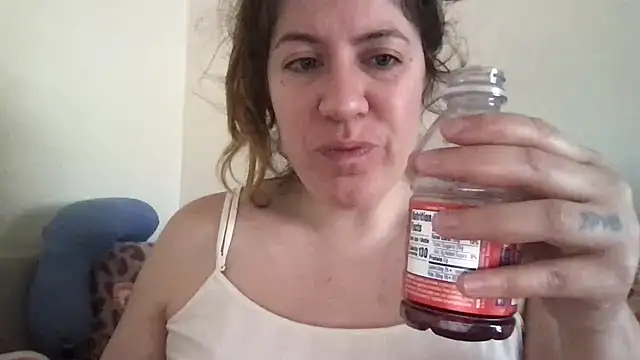 Snapshot of HYPHYtype chatting on 10-06-25, 07:00 HYPHYtype online show from 10-06-25, 07:00