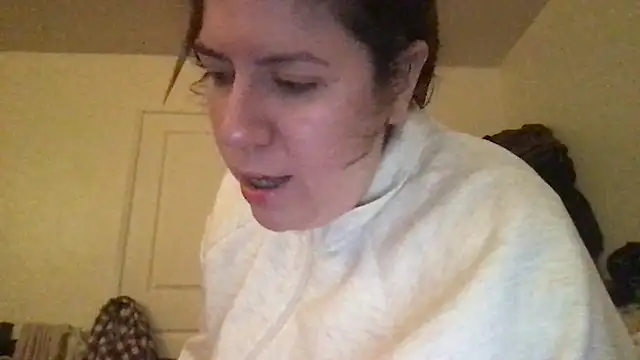 Snapshot of HYPHYtype chatting on 10-13-25, 05:07 HYPHYtype online show from 10-13-25, 05:07