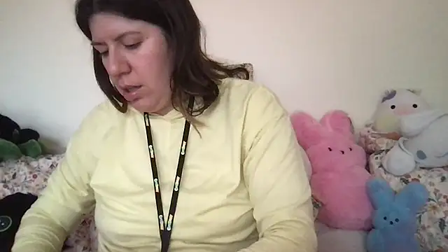 Snapshot of HYPHYtype chatting on 10-22-25, 06:29 HYPHYtype online show from 10-22-25, 06:29