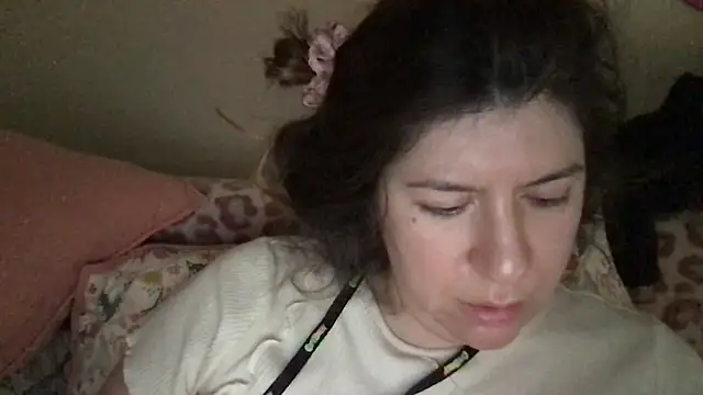 Snapshot of HYPHYtype chatting on 10-23-25, 03:44 HYPHYtype online show from 10-23-25, 03:44