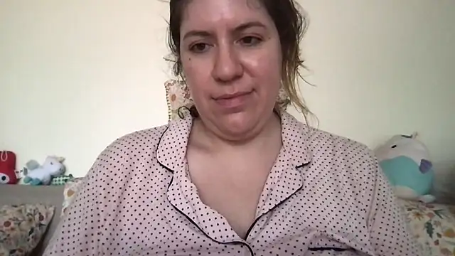 Snapshot of HYPHYtype chatting on 11-06-25, 07:48 HYPHYtype online show from 11-06-25, 07:48