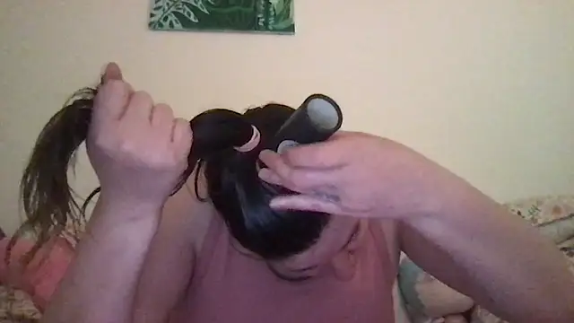 Snapshot of HYPHYtype chatting on 11-15-25, 09:32 HYPHYtype online show from 11-15-25, 09:32