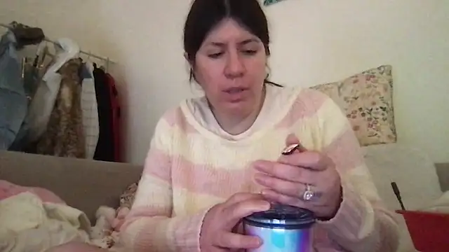 Snapshot of HYPHYtype chatting on 11-17-25, 09:31 HYPHYtype online show from 11-17-25, 09:31