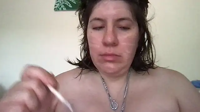Snapshot of HYPHYtype chatting on 06-30-26, 12:33 HYPHYtype online show from 06-30-26, 12:33