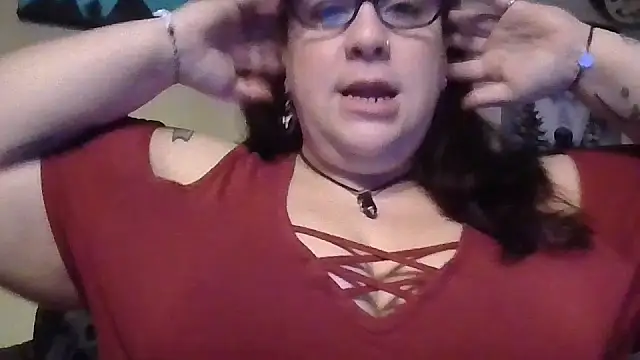 GothyBaby online show from 10-24-25, 05:20