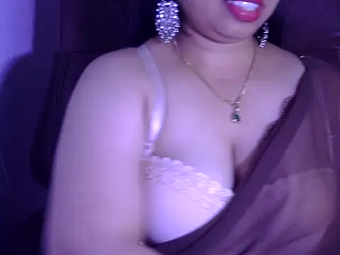 Snapshot of Maalnad_beauty chatting on 02-04-26, 09:15 Maalnad beauty online show from 02-04-26, 09:15