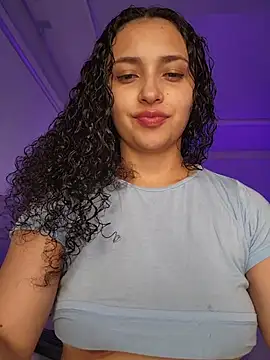 Snapshot of Lucy_Marin chatting on 11-14-25, 10:40 Lucy Marin online show from 11-14-25, 10:40