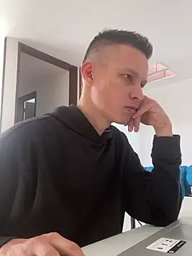 Snapshot of yequeal chatting on 02-18-25, 01:33 yequeal online show from 02-18-25, 01:33