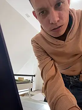 Snapshot of yequeal chatting on 03-01-25, 08:21 yequeal online show from 03-01-25, 08:21