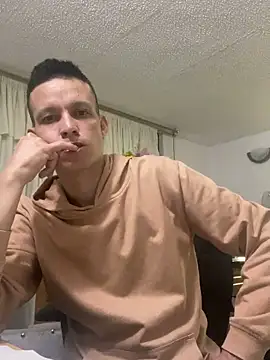 Snapshot of yequeal chatting on 03-13-25, 01:43 yequeal online show from 03-13-25, 01:43