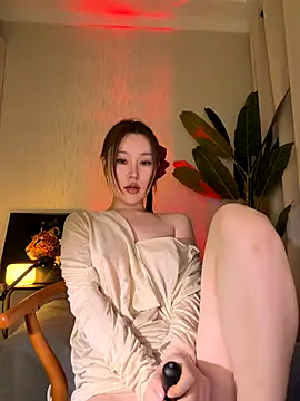 Snapshot of sphynx-_- chatting on 10-10-25, 10:47 sphynx- - online show from 10-10-25, 10:47