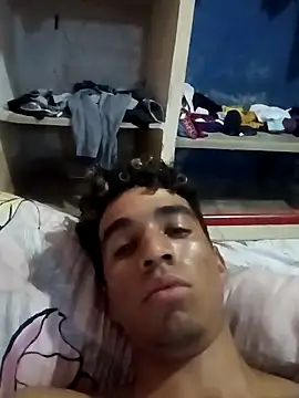 Snapshot of riggijaviersalas chatting on 10-29-25, 11:39 riggijaviersalas online show from 10-29-25, 11:39