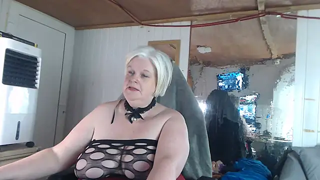 sexychazza16 online show from 09-25-25, 07:06