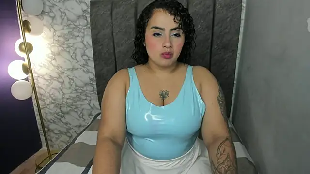 Snapshot of CelestteSweett chatting on 12-17-24, 04:12 CelestteSweett online show from 12-17-24, 04:12