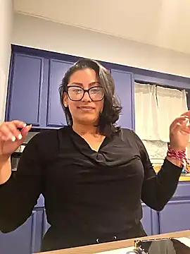 Snapshot of Nikkierosee chatting on 12-22-25, 11:46 Nikkierosee online show from 12-22-25, 11:46