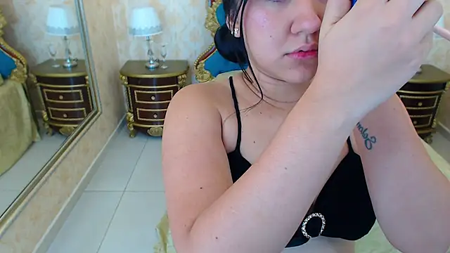 PamelaTomson online show from 11-17-25, 12:33