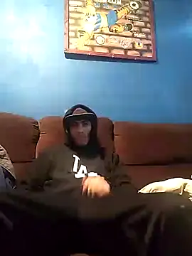 Snapshot of AlexAlejandro13 chatting on 12-17-25, 06:47 AlexAlejandro13 online show from 12-17-25, 06:47