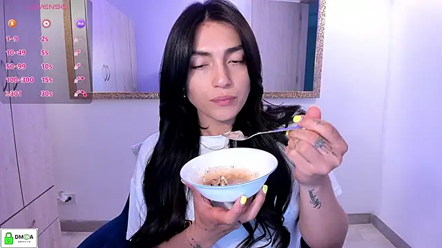 Snapshot of EricaVanderhill chatting on 12-20-25, 10:50 EricaVanderhill online show from 12-20-25, 10:50