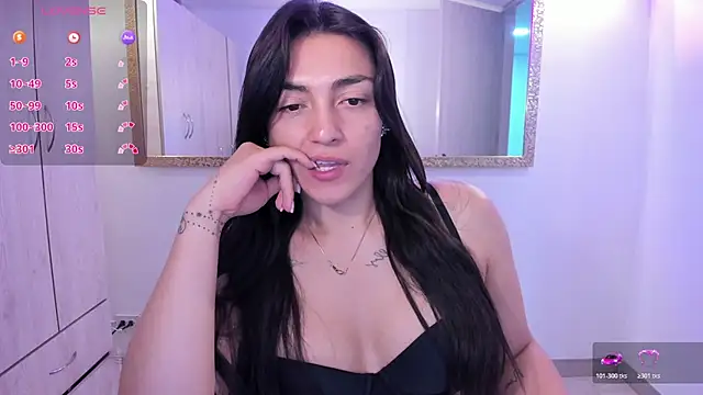 Snapshot of EricaVanderhill chatting on 02-02-26, 04:00 EricaVanderhill online show from 02-02-26, 04:00