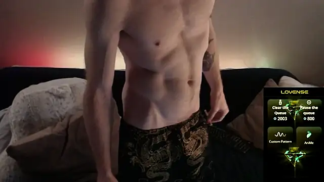 Snapshot of MaxRouger chatting on 12-15-25, 06:28 MaxRouger online show from 12-15-25, 06:28