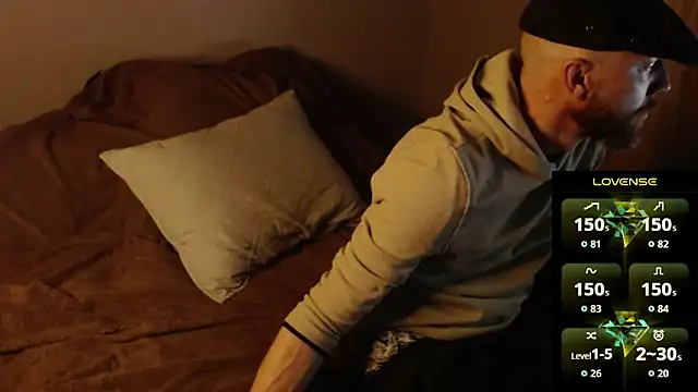 Snapshot of MaxRouger chatting on 02-16-26, 11:17 MaxRouger online show from 02-16-26, 11:17