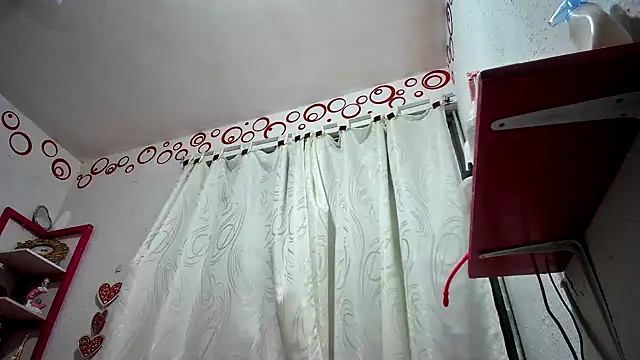 Dulce Maria05 online show from 12-21-24, 08:21