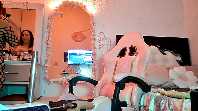 Dulce Maria05 online show from 03-06-25, 12:32