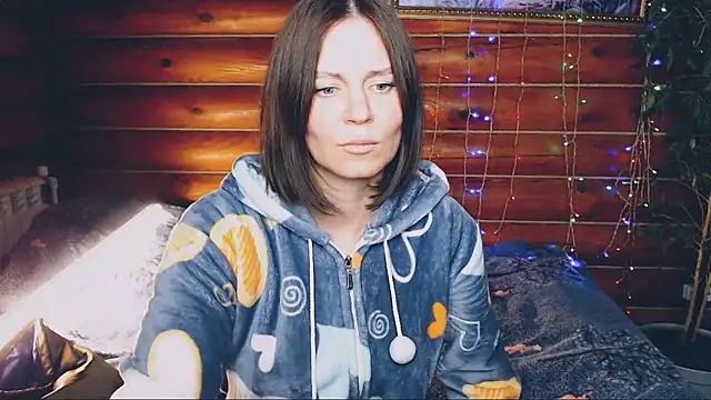 Snapshot of Platina_Fox chatting on 12-04-24, 11:41 Platina Fox online show from 12-04-24, 11:41