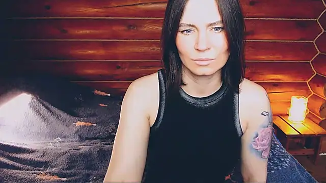 Snapshot of Platina_Fox chatting on 02-04-25, 05:21 Platina Fox online show from 02-04-25, 05:21