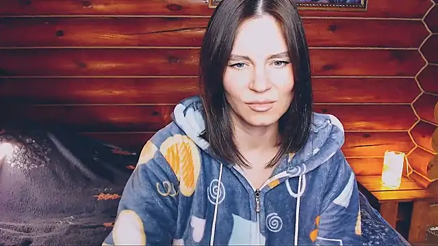 Snapshot of Platina_Fox chatting on 03-04-25, 10:02 Platina Fox online show from 03-04-25, 10:02