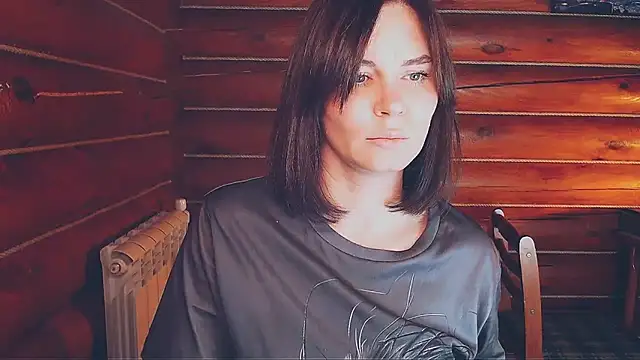 Snapshot of Platina_Fox chatting on 11-11-25, 05:18 Platina Fox online show from 11-11-25, 05:18