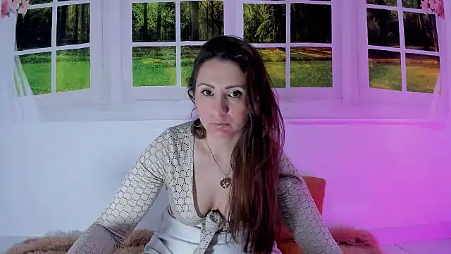 vanessabrown  online show from 07-18-26, 07:17