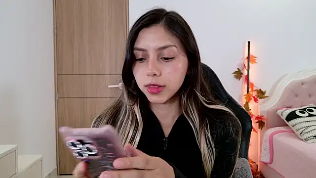 Sensualtease online show from 10-01-25, 01:00