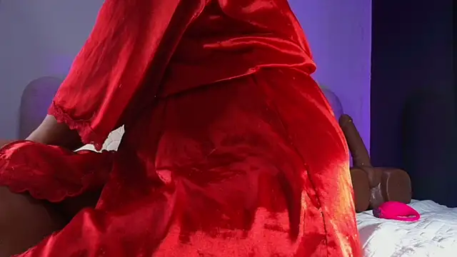 sofi decker online show from 11-12-25, 12:27