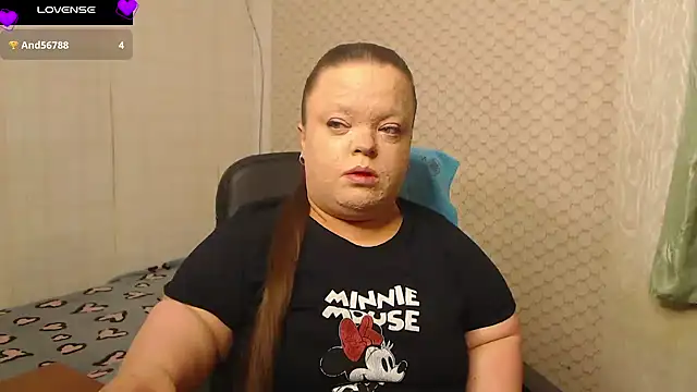 Janiffer MiMi online show from 04-15-26, 04:47