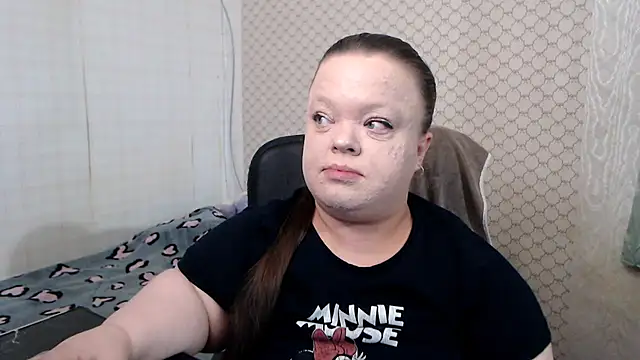Janiffer MiMi online show from 05-11-26, 04:04