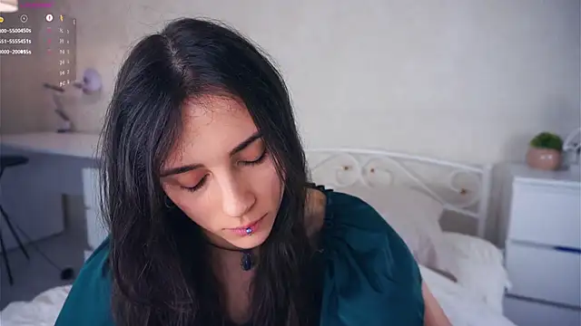 Holla Molly online show from 03-09-25, 09:02