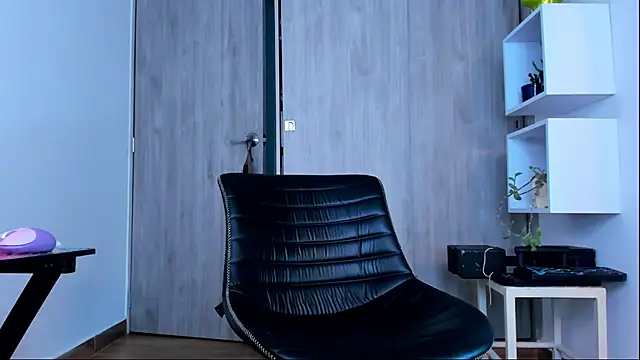 Snapshot of Ricardo_1998 chatting on 02-13-25, 07:13 Ricardo 1998 online show from 02-13-25, 07:13