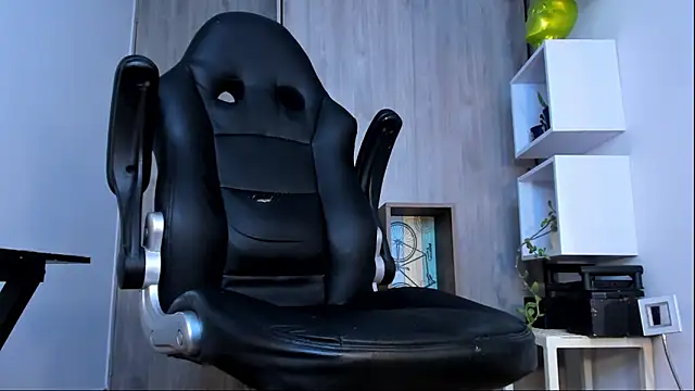 Snapshot of Ricardo_1998 chatting on 02-27-25, 08:06 Ricardo 1998 online show from 02-27-25, 08:06