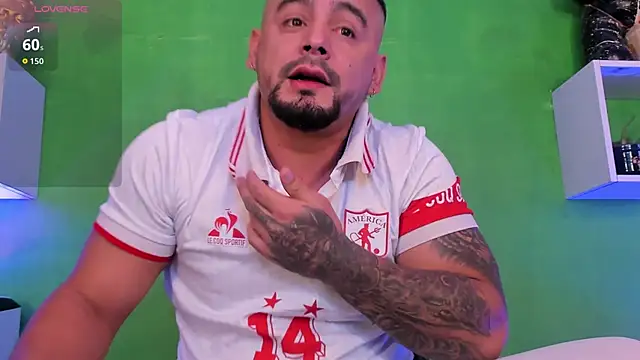 Snapshot of Ricardo_1998 chatting on 12-02-25, 02:28 Ricardo 1998 online show from 12-02-25, 02:28