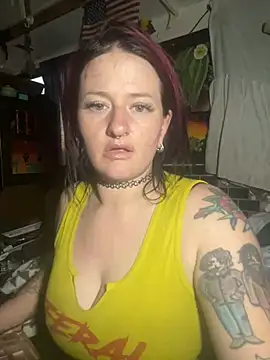 Snapshot of 1-800-FUCKYOU chatting on 12-31-24, 12:32 1-800-FUCKYOU online show from 12-31-24, 12:32