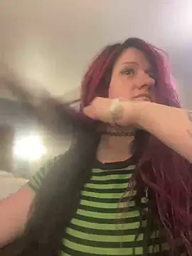 Snapshot of 1-800-FUCKYOU chatting on 01-09-25, 08:01 1-800-FUCKYOU online show from 01-09-25, 08:01