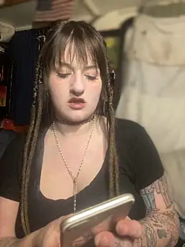 Snapshot of 1-800-FUCKYOU chatting on 03-01-25, 07:19 1-800-FUCKYOU online show from 03-01-25, 07:19