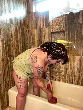 Snapshot of 1-800-FUCKYOU chatting on 10-10-25, 06:51 1-800-FUCKYOU online show from 10-10-25, 06:51