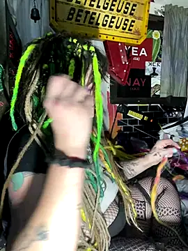 Snapshot of 1-800-FUCKYOU chatting on 10-22-25, 08:47 1-800-FUCKYOU online show from 10-22-25, 08:47