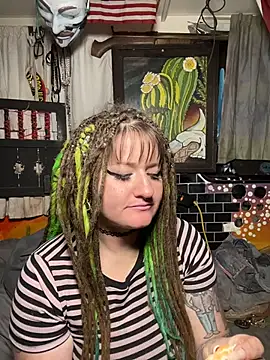 Snapshot of 1-800-FUCKYOU chatting on 12-04-25, 02:54 1-800-FUCKYOU online show from 12-04-25, 02:54