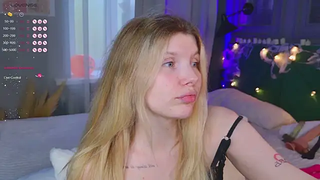  aleksa  online show from 10-31-25, 06:47