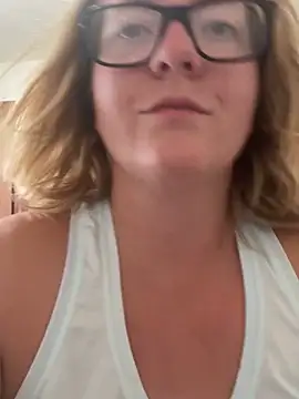 Lizzyloo online show from 09-19-25, 04:18