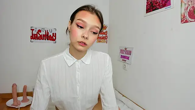 Snapshot of Michelle_Melnss chatting on 07-15-26, 02:33 Michelle Melnss online show from 07-15-26, 02:33